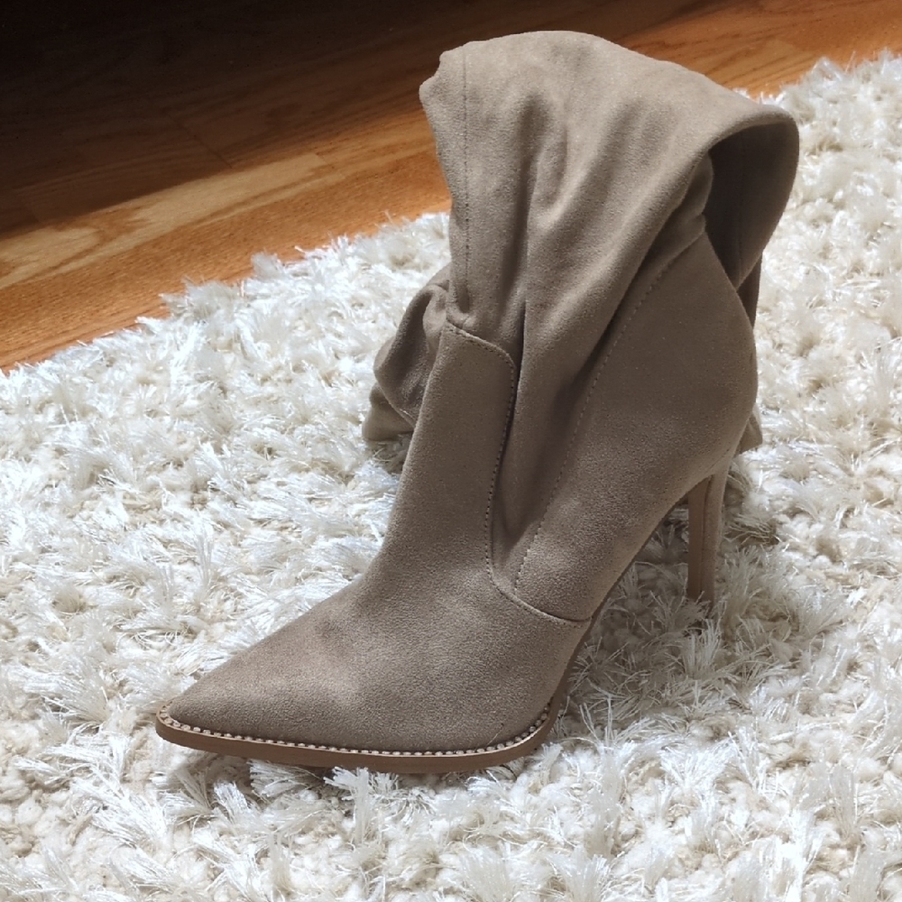 Chic Over the Knee Tan Suede Boots - Picture 5 of 7